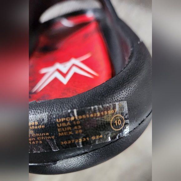 WWE Men's Comfort Slide Sandals - Black/Red - Picture 4 of 7